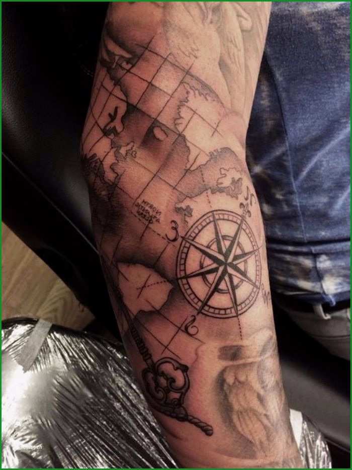 tattoo kompass und schiff auf see tattoovorlage innerhalb beste weltkarte tattoo vorlage gedanke